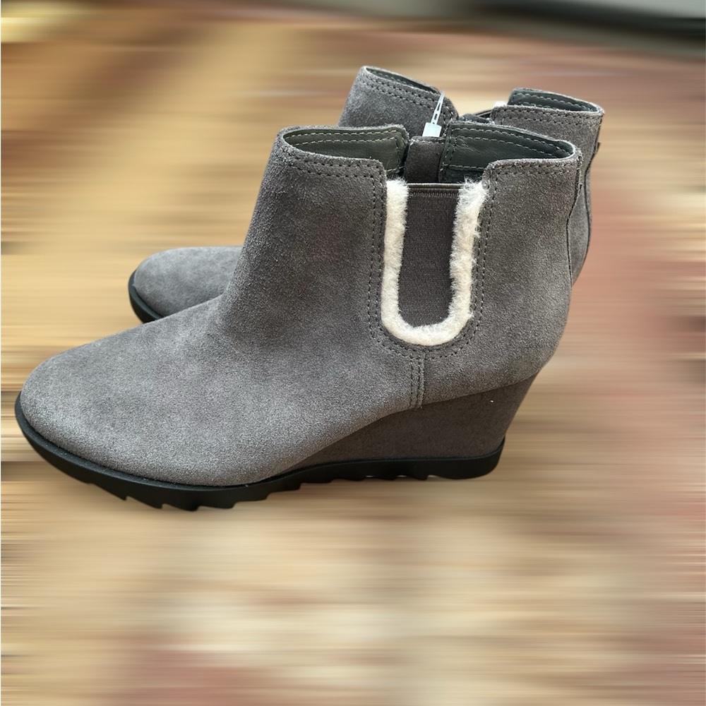 Koolaburra by UGG Yonela Wedge Boots Size 7 Gray New Fast Shipping